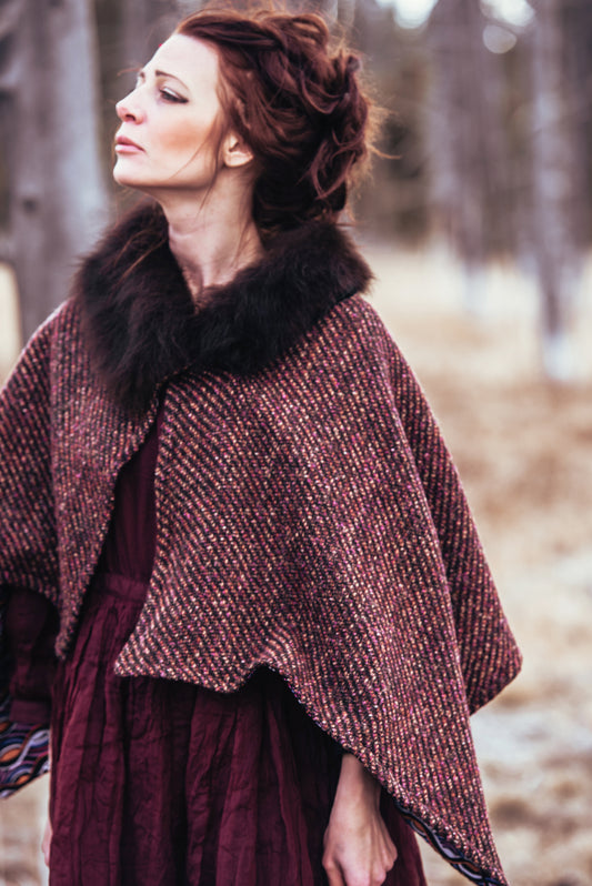 Huckleberry Short Cape with Bison Trim